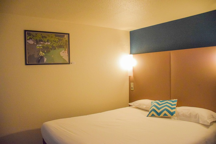 Room 9 of 44
