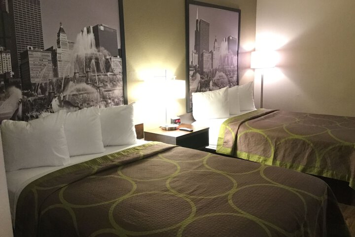 2 Double Beds (3 of 7)