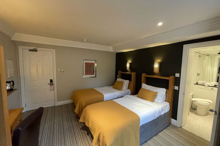 Room 18 of 39