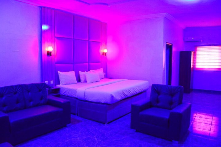 Room 6 of 26