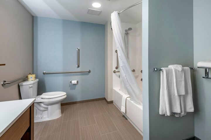 Room 8 of 41