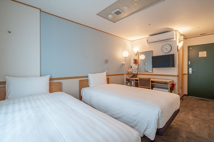 Room 14 of 34