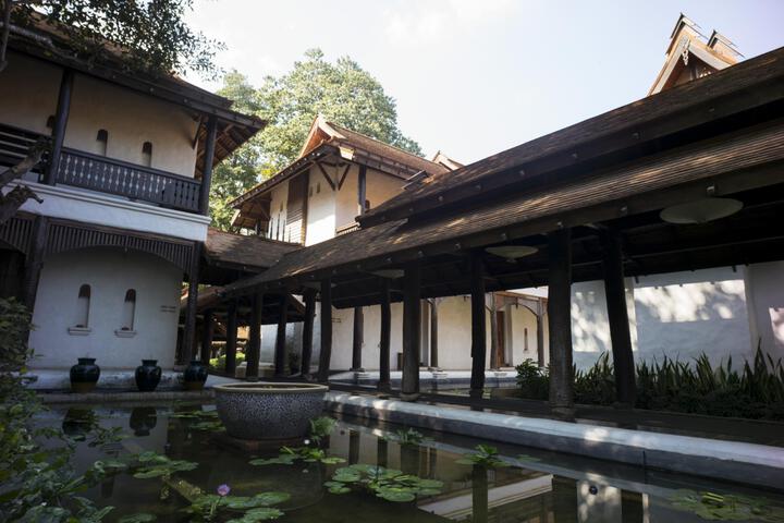 Pool Hotel