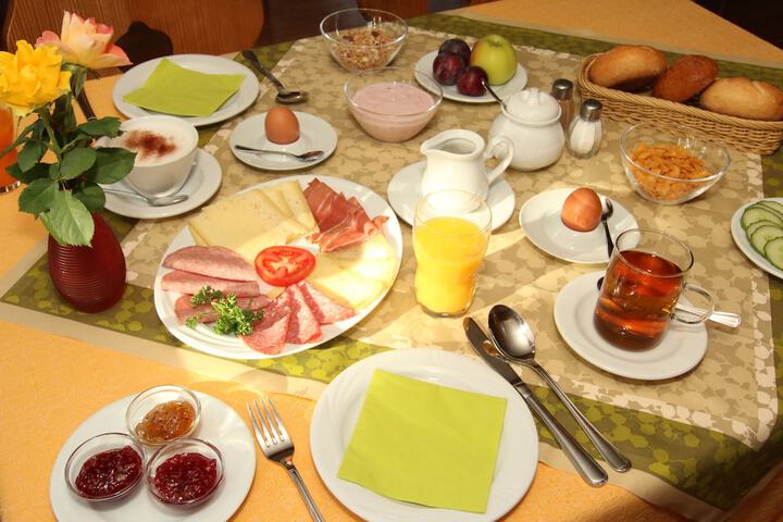 Breakfast/Coffee Service 29 of 51