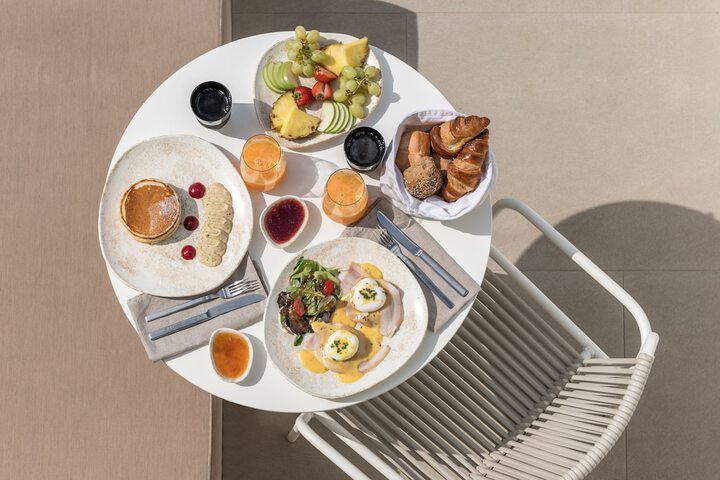 Breakfast/Coffee Service 102 of 110