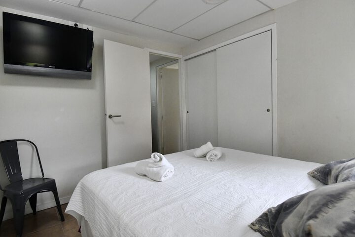 Room 21 of 118