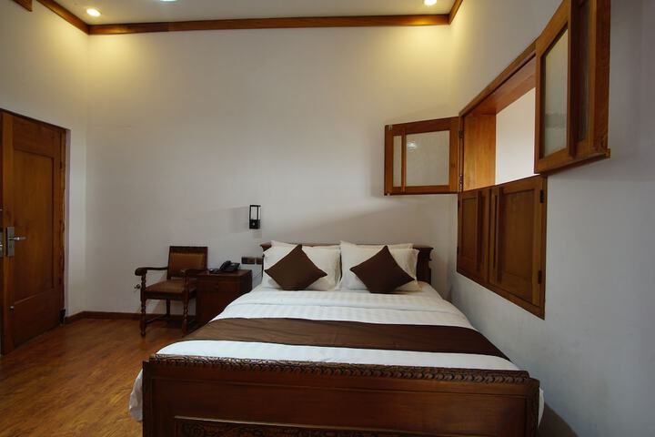 Room 14 of 80