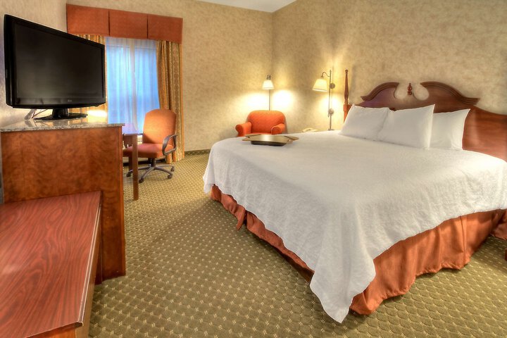 1 King Bed (2 of 8)