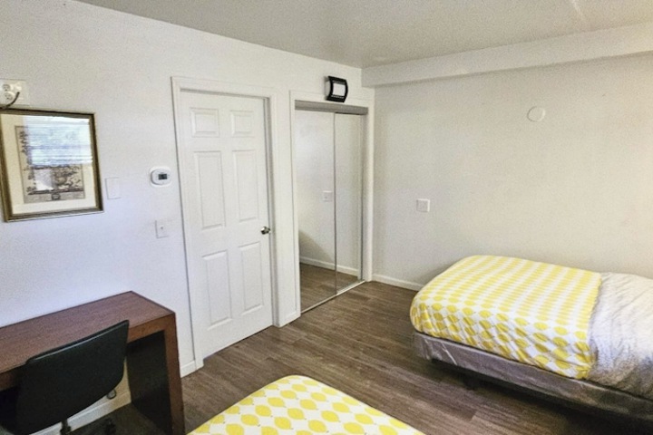 Room 2 of 31