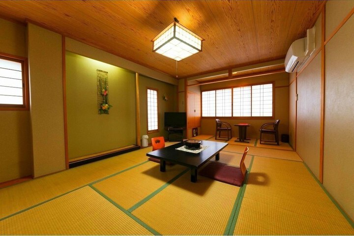 Room 7 of 47