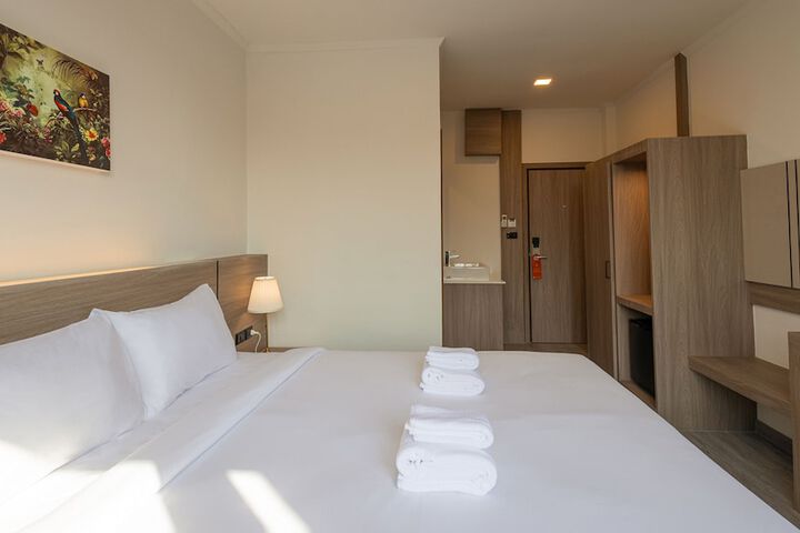 Room 17 of 47
