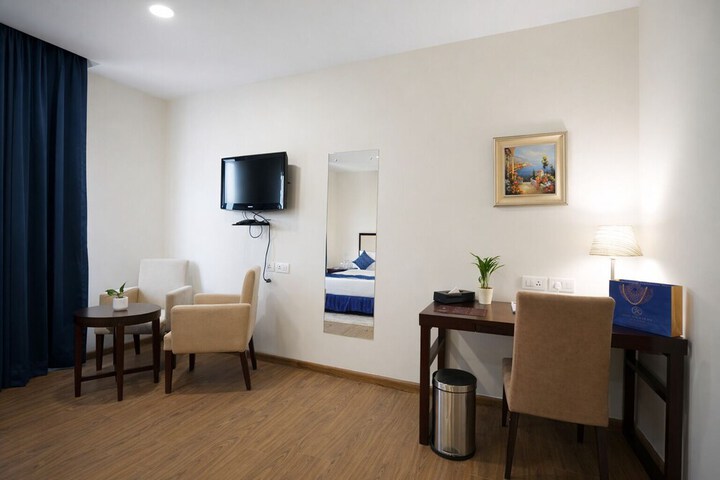 Room 10 of 31