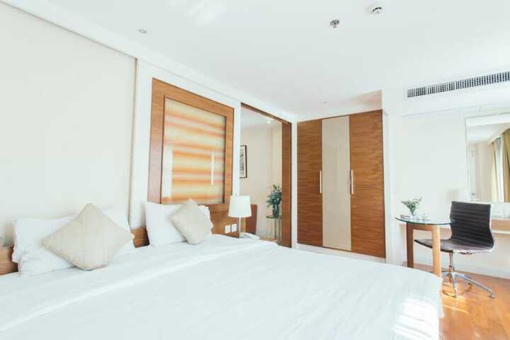 Room 26 of 110