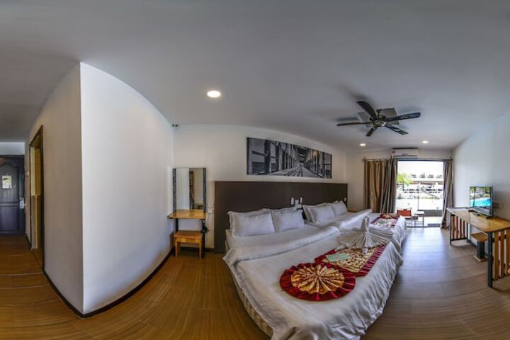 Room 25 of 147