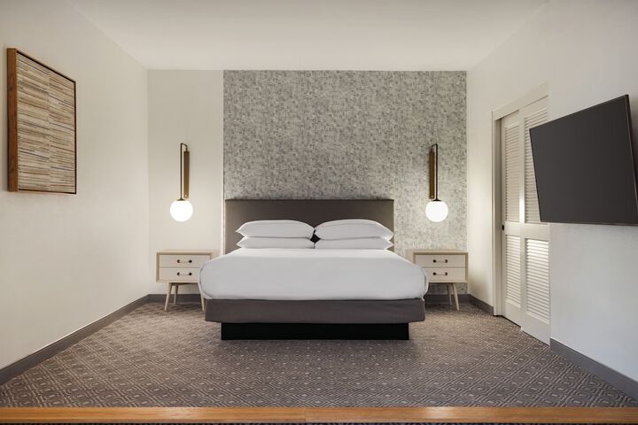 Room 8 of 154