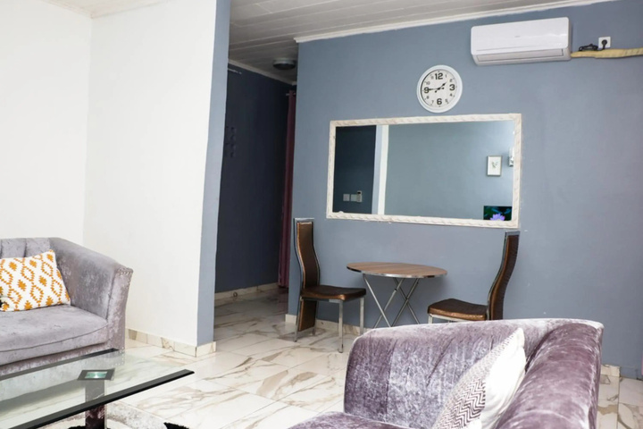 Room 2 of 11