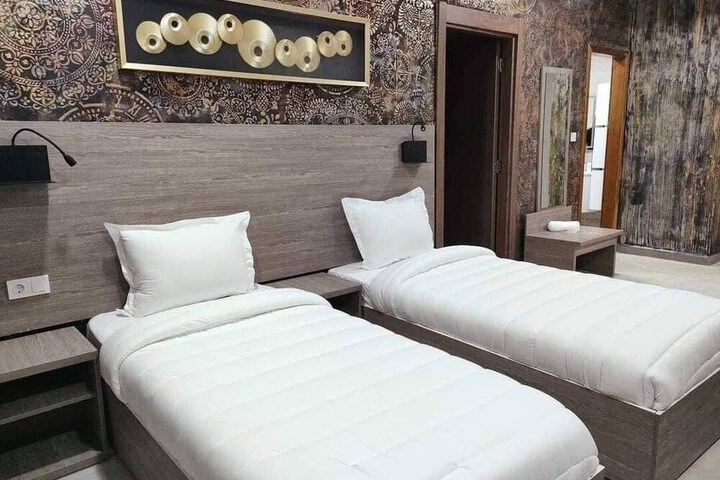 Room 13 of 24