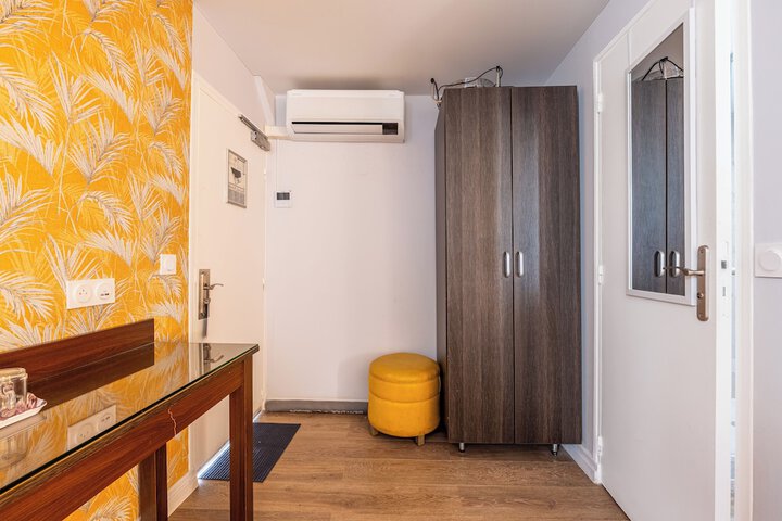 Room 13 of 53