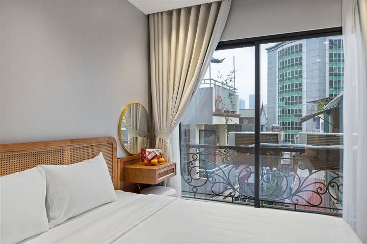 22Land Lake View Hotel - 51 Trich Sai