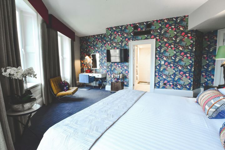 Room 25 of 85