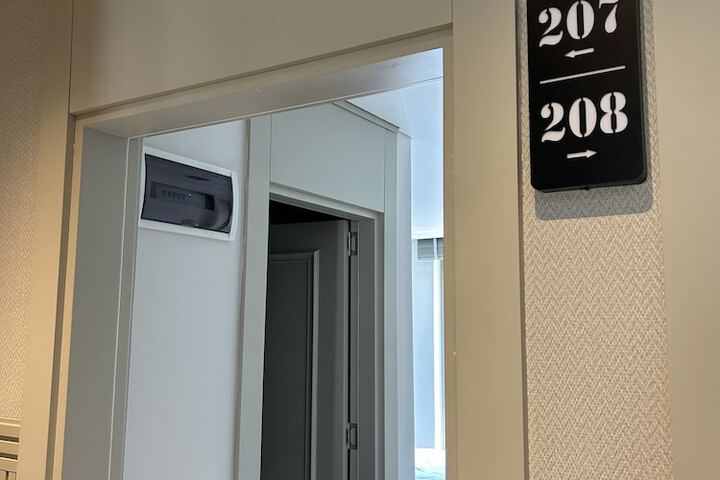 Room 18 of 76