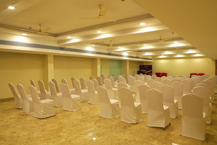 Business Center 70 of 86