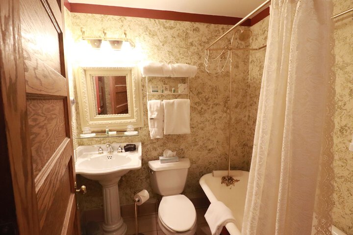Room 63 of 92