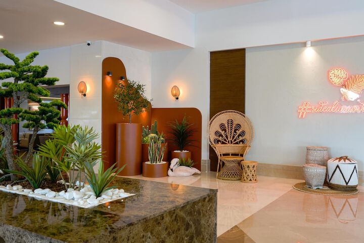 Hotel Interior 20 of 139