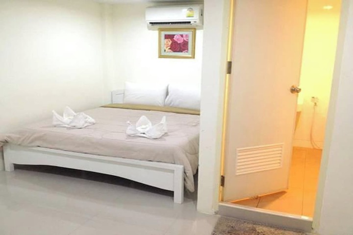 Room 25 of 114