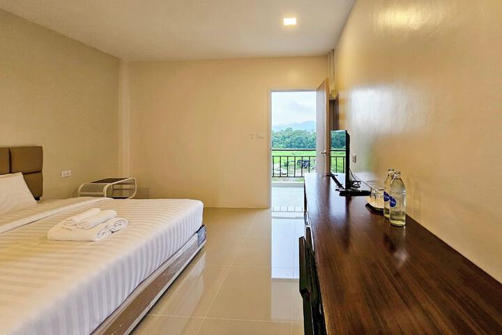 Room 10 of 48