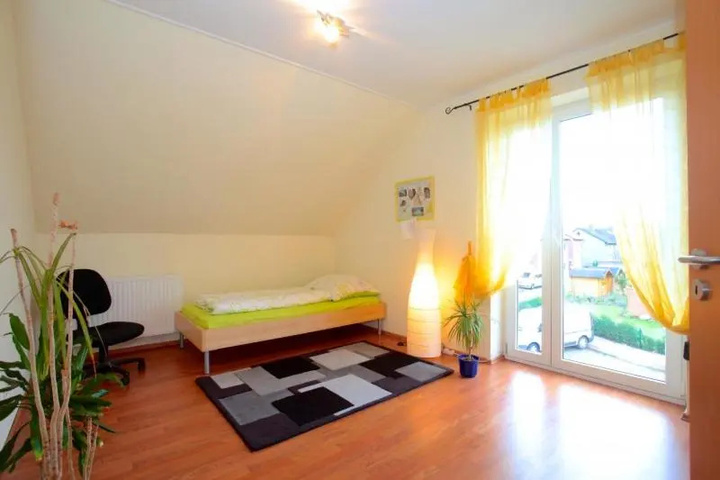 Room 3 of 9