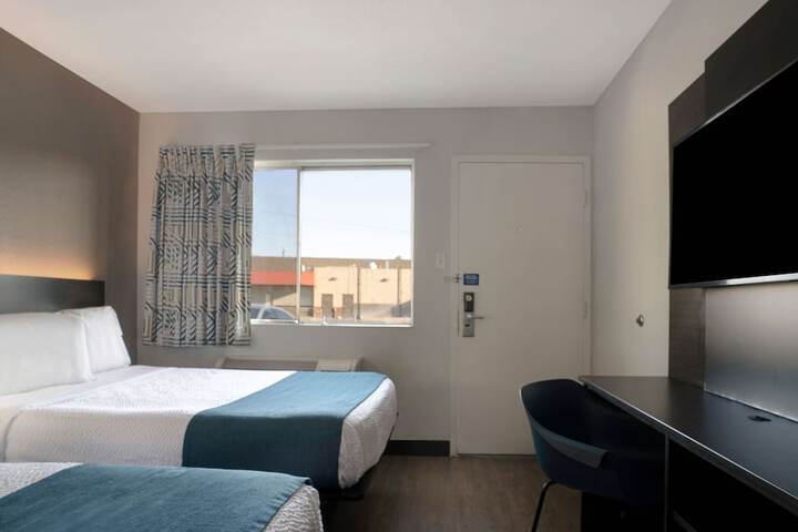 2 Double Beds (13 of 22)