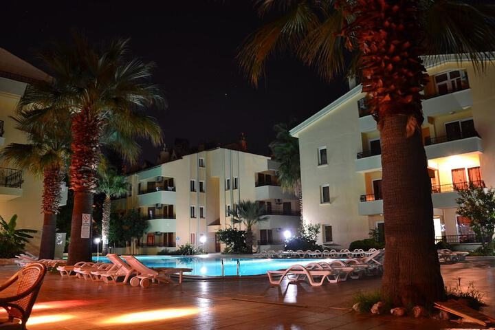 Pools & Facilities