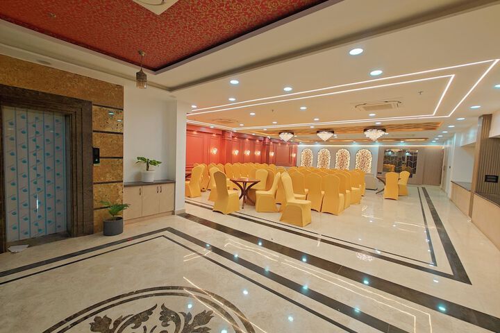 Ballroom/Hall 53 of 70