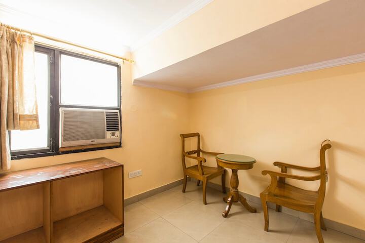 Room 5 of 13