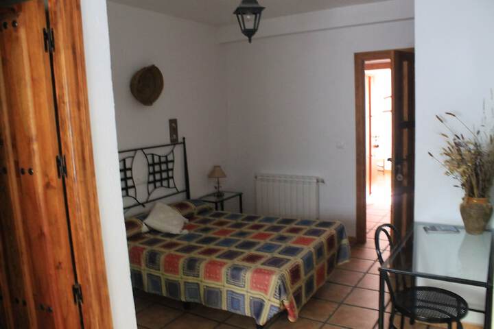 Room 3 of 43