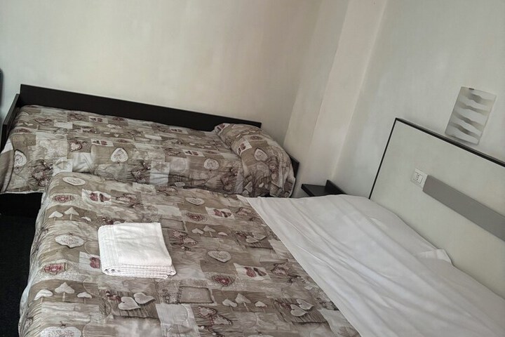 Room 17 of 36