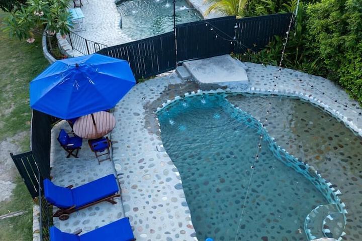 Pool 11 of 16