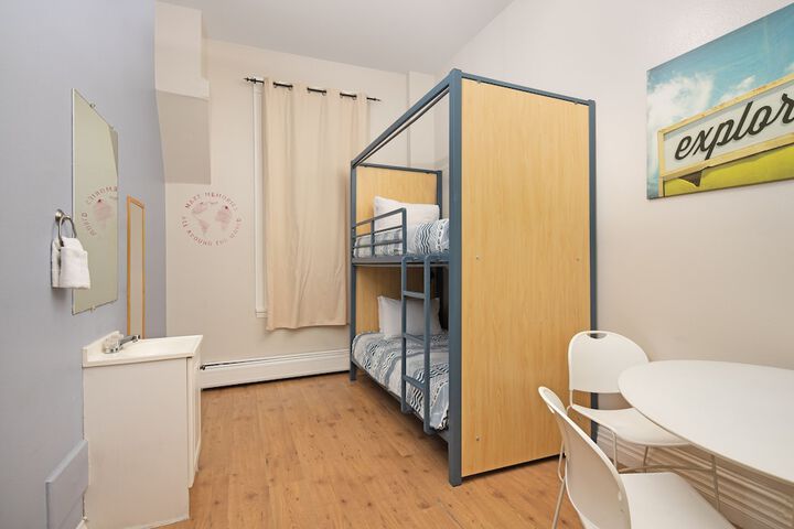 Room 10 of 40