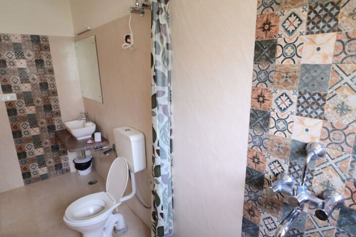 Room 112 of 189