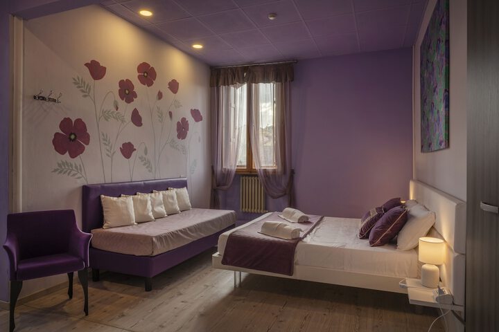 Room 17 of 104