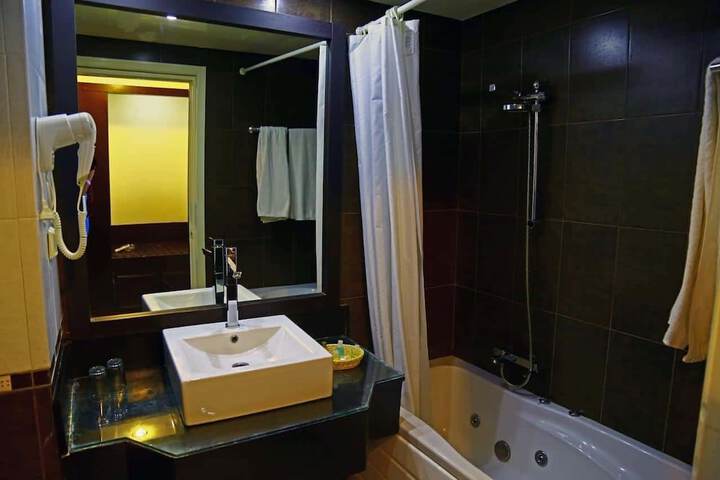 Room 6 of 21