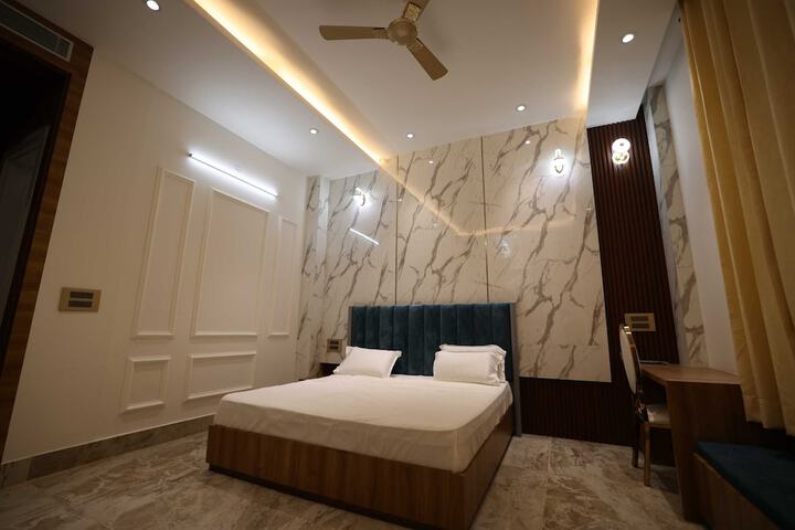 Room 2 of 14