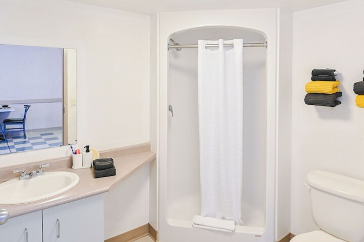 Room 20 of 37