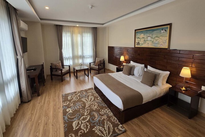 Room 10 of 20