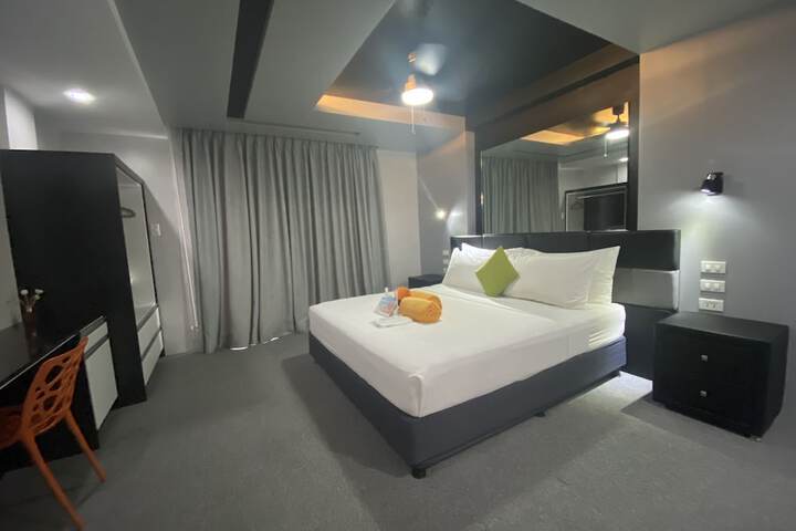 Room 22 of 403