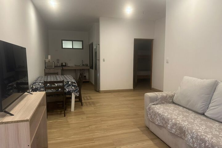 Room 7 of 99