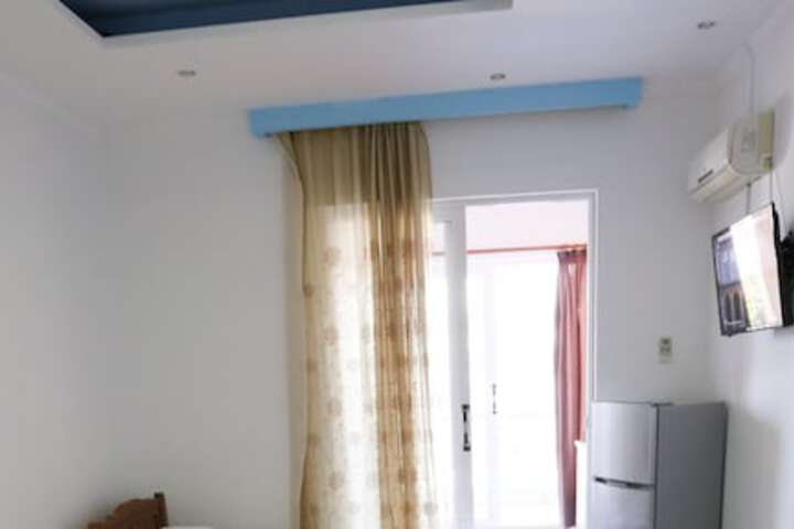 Room 18 of 66