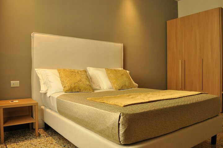 Room 34 of 72