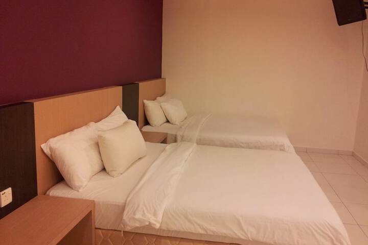 Room 3 of 24